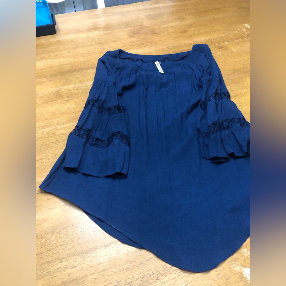 Light weight blouse. Navy blue, women’s size 2X